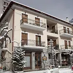 Iris Гостевой дом 3*